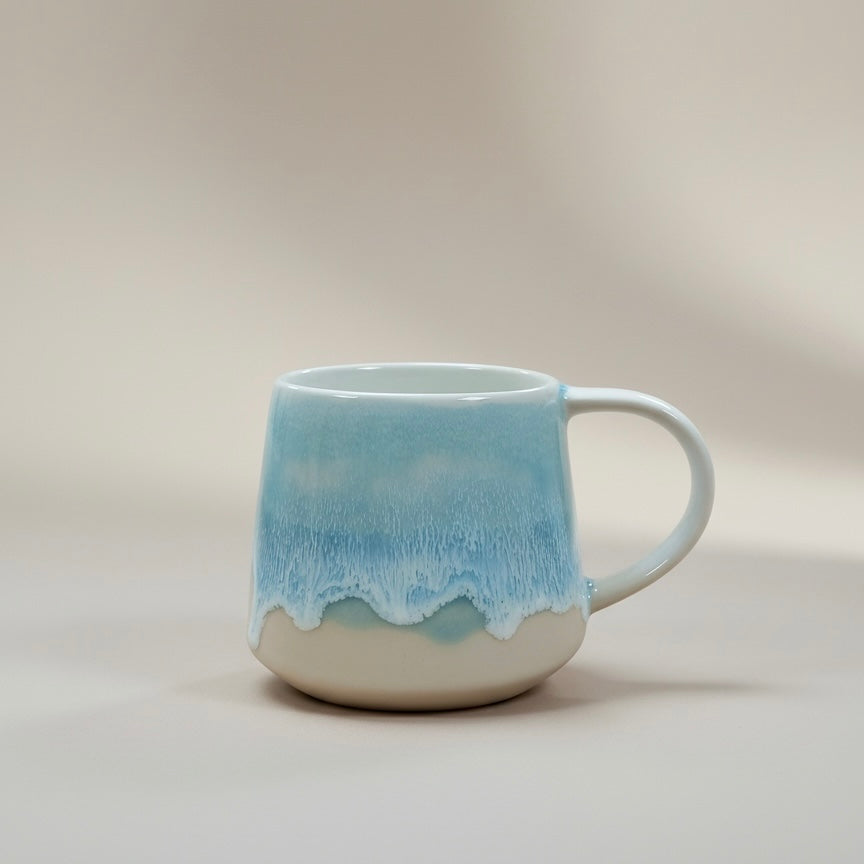 Tasse MEERESZAUBER hellblau weiß