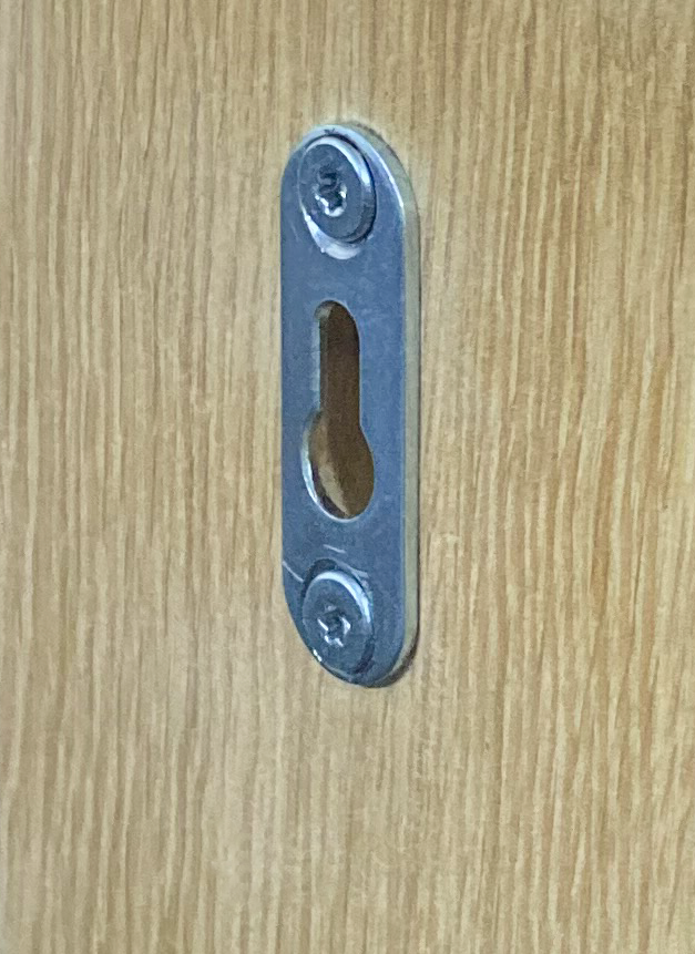 CUBO Insektenhotel aus Eichenholz und Gravur